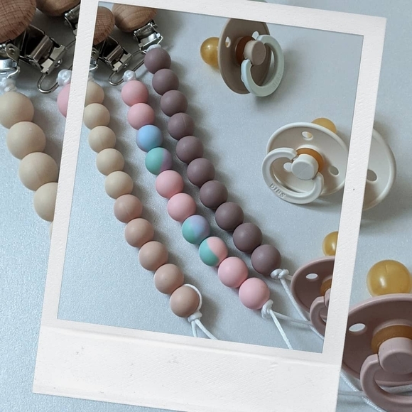 Custom silicone bead pacifier clips - Picture 7 of 16